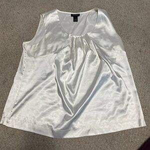 Lane Bryant ivory satin sleeveless shell tank size 18 pleated round neckline